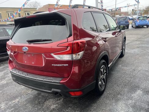 Used 2019 Subaru Forester Premium image 4