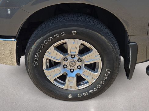 Used 2019 Nissan Titan SV RWD image 10