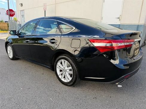 Used 2013 Toyota Avalon XLE Premium FWD image 12