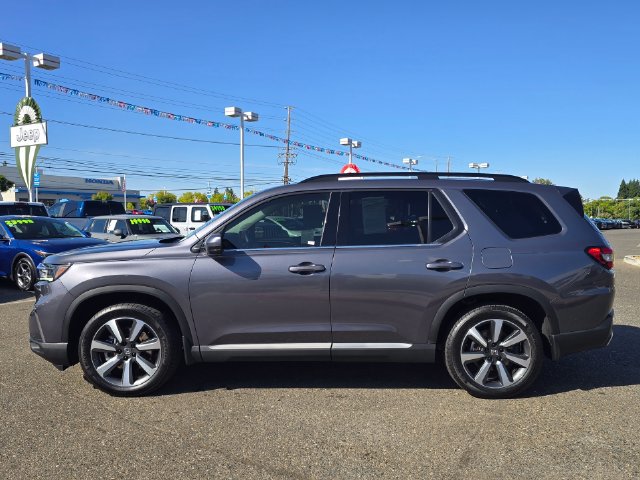 Used 2024 Honda Pilot Touring image 8