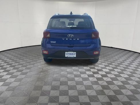 Used 2022 Hyundai Venue Limited FWD image 6