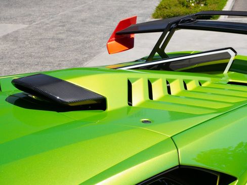 Used 2023 Lamborghini Huracan STO RWD image 12