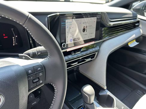 New 2026 Toyota Camry SE FWD image 19