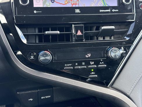 Used 2024 Toyota Camry XLE image 11