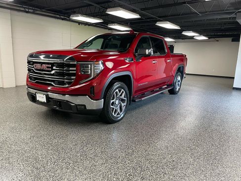 Used 2022 GMC Sierra 1500 SLT w/ SLT Premium Plus Package AWD/4WD image 13