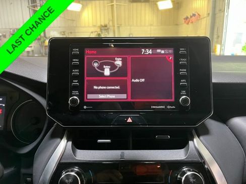 Used 2021 Toyota Venza LE AWD/4WD image 21