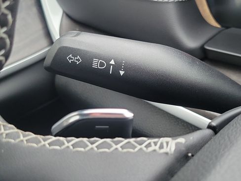 Used 2024 Jeep Grand Cherokee Limited image 15