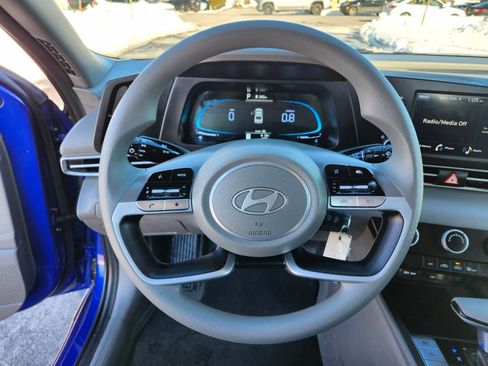 Certified 2025 Hyundai Elantra SE image 25