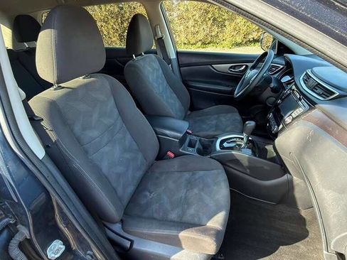 Used 2016 Nissan Rogue SV w/ SV Premium Package image 32