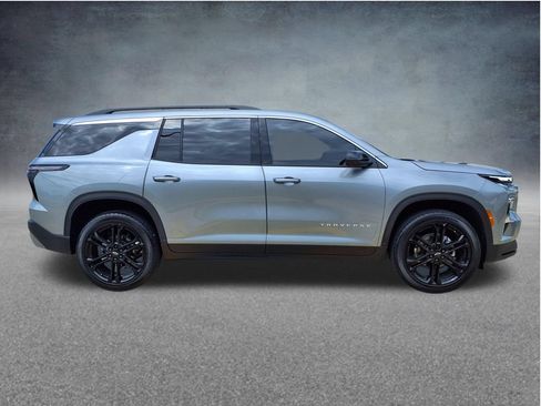 Used 2026 Chevrolet Traverse LT w/ LPO, Floor Liner Package FWD image 6