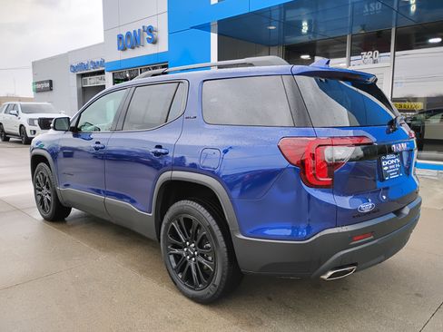 Used 2023 GMC Acadia SLE w/ Driver Convenience Package image 2