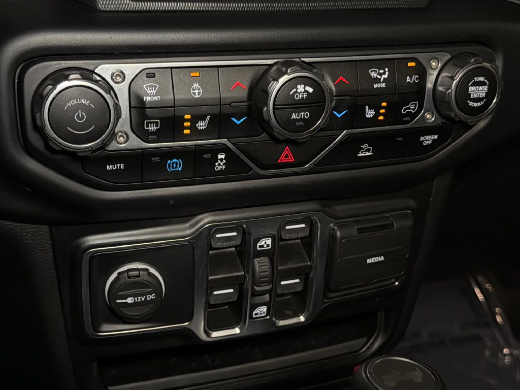 Used 2023 Jeep Wrangler Unlimited Sahara w/ Cold Weather Group AWD/4WD image 30