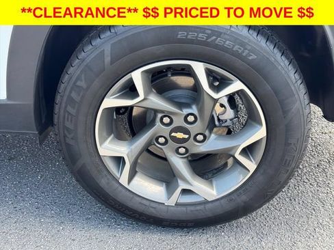 Used 2025 Chevrolet Trax LT FWD image 33