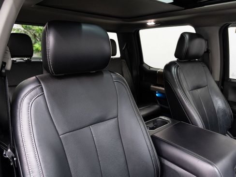 Used 2018 Ford F150 Lariat w/ Equipment Group 502A Luxury AWD/4WD image 16