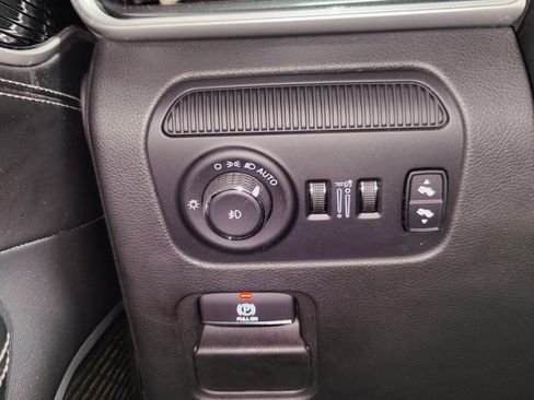 Used 2023 Jeep Wagoneer 4WD w/ Premium Group I image 31