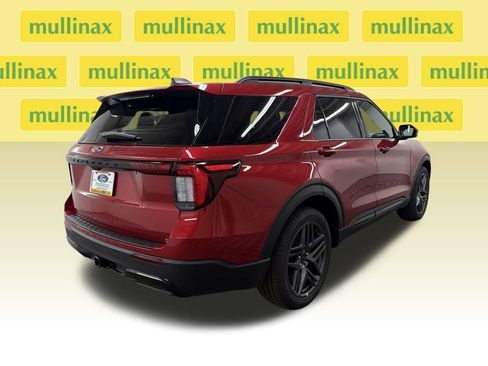 New 2026 Ford Explorer ST-Line w/ ST-Line Street Pack RWD image 3