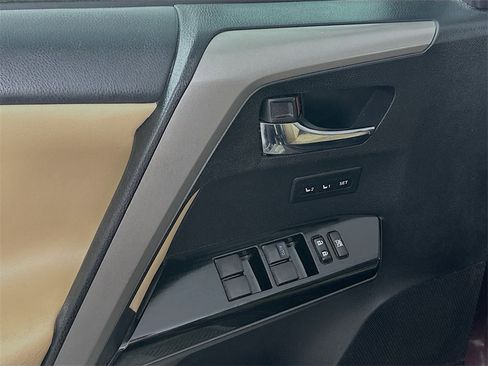 Used 2018 Toyota RAV4 Limited image 21