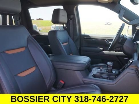 Certified 2025 GMC Sierra 1500 AT4 w/ AT4 Premium Package AWD/4WD image 24