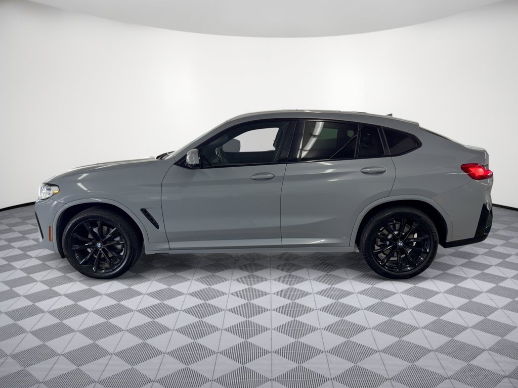 Used 2022 BMW X4 xDrive30i w/ M Sport Package AWD/4WD image 2