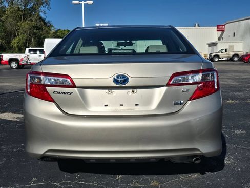 Used 2013 Toyota Camry LE FWD image 6