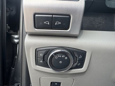 Used 2015 Ford F150 Lariat image 15