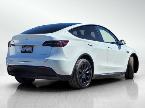 Used 2023 Tesla Model Y Long Range image 4