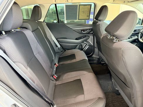 Used 2025 Subaru Outback Premium AWD/4WD image 16