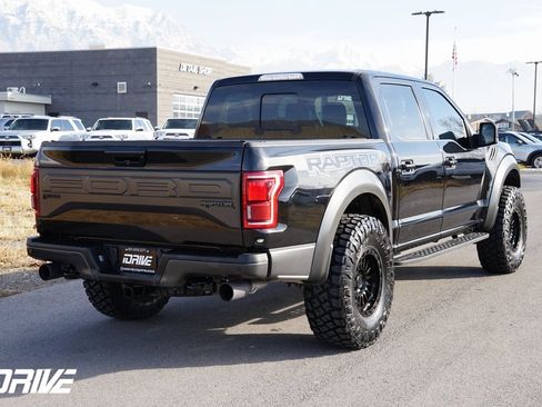 Used 2017 Ford F150 Raptor w/ Equipment Group 802A Luxury image 11