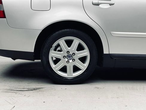 Used 2007 Volvo V50 2.4i FWD image 38