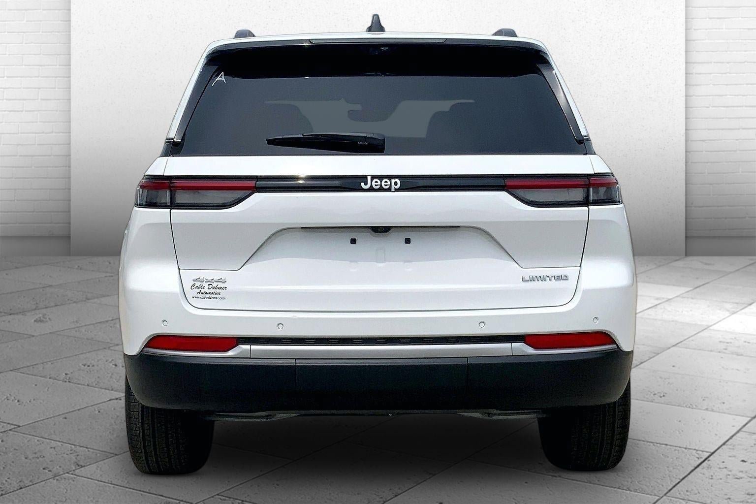 New 2026 Jeep Grand Cherokee Limited w/ Luxury Tech Group II AWD/4WD image 4