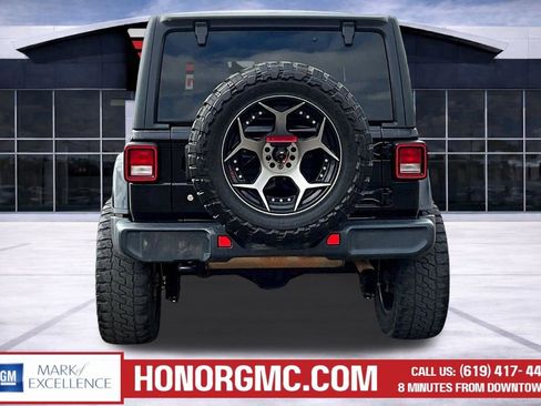 Used 2019 Jeep Wrangler Unlimited Sahara AWD/4WD image 5