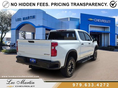 Used 2023 Chevrolet Silverado 1500 ZR2 w/ Technology Package AWD/4WD image 3