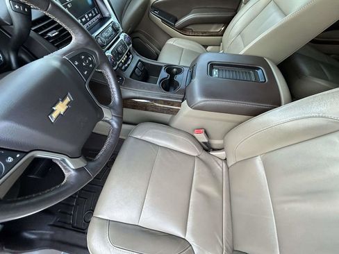 Used 2016 Chevrolet Suburban LT w/ LT Signature Package RWD image 10