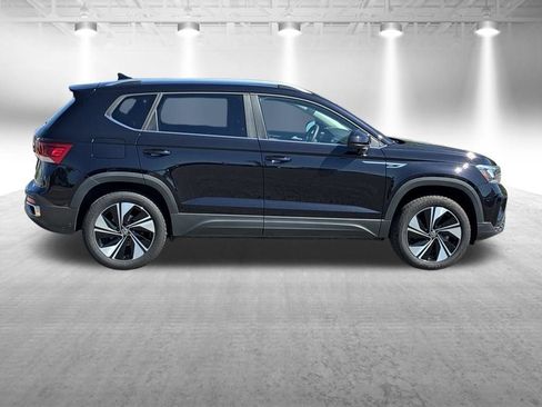 Used 2023 Volkswagen Taos SE AWD/4WD image 8