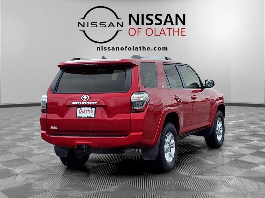 Used 2024 Toyota 4Runner SR5 AWD/4WD image 31