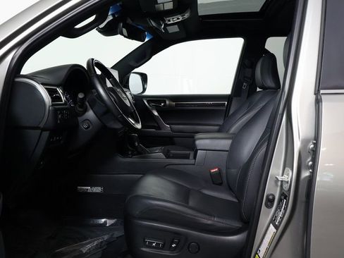 Used 2023 Lexus GX 460 Luxury w/ Off Road Package image 10
