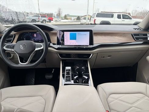 Used 2024 Volkswagen Atlas SE image 10