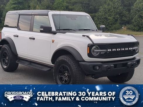 Certified 2025 Ford Bronco Badlands AWD/4WD image 1
