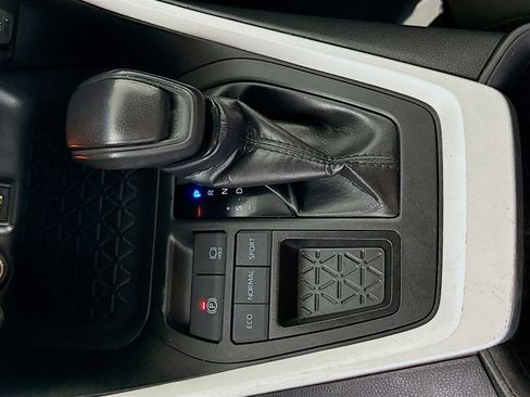 Used 2025 Toyota RAV4 LE FWD image 20