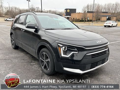 Certified 2024 Kia Niro EX image 7