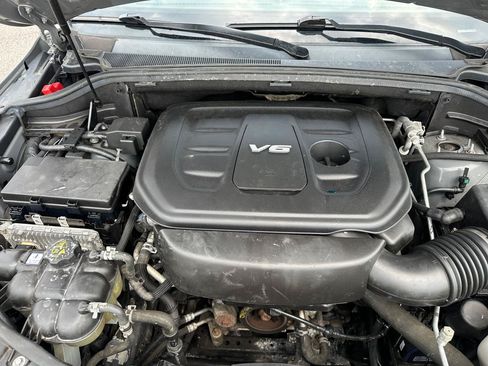 Used 2019 Jeep Grand Cherokee Laredo AWD/4WD image 20