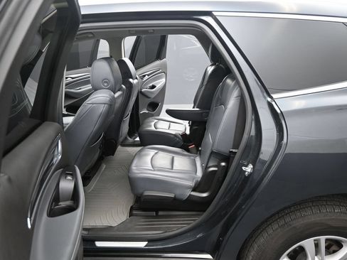 Used 2018 Buick Enclave Essence FWD image 28