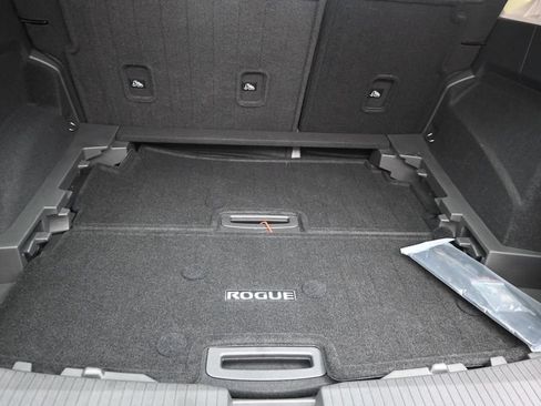 Used 2023 Nissan Rogue SL w/ SL Premium Package FWD image 18