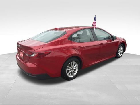 Used 2025 Toyota Camry LE image 23