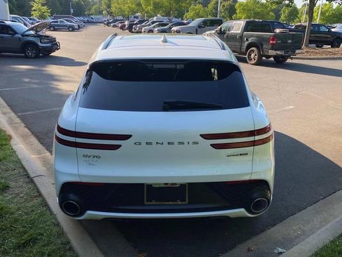 Used 2022 Genesis GV70 3.5T Sport w/ Sport Prestige Package AWD/4WD image 32