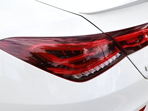 Used 2021 Mercedes-Benz CLA 250 image 10