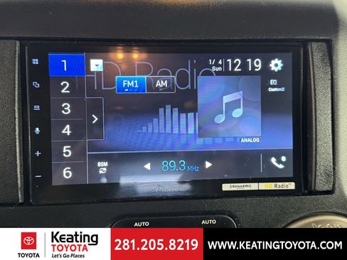 Used 2016 Jeep Wrangler Unlimited Sahara image 22