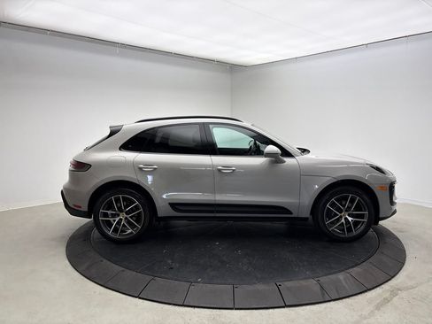 Certified 2023 Porsche Macan AWD/4WD image 8