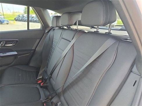 Used 2025 Mercedes-Benz GLC 350e 4MATIC image 17