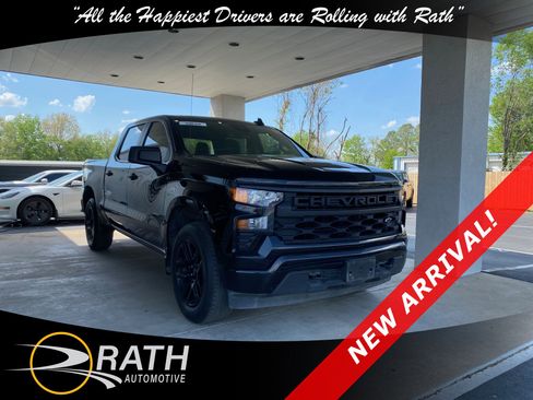 Used 2022 Chevrolet Silverado 1500 Custom w/ LPO, Dark Essentials Package image 4